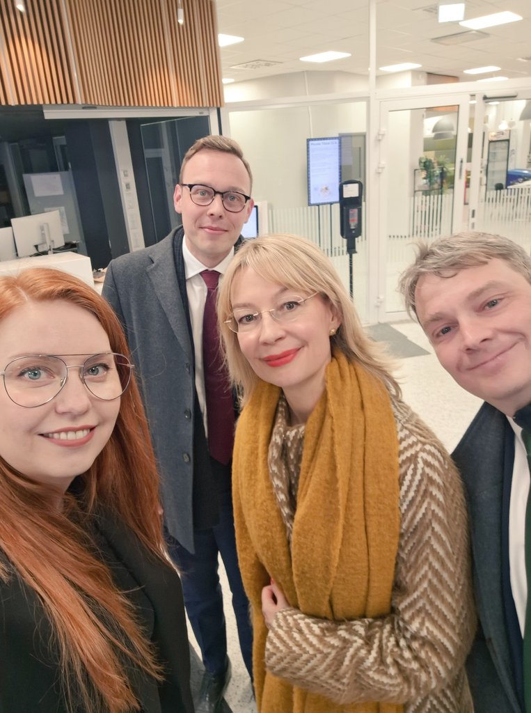 Linda Pelkonen (@lindapelkonen) on Twitter photo Hallituksen puoliväliriihi käynnissä. Tuleeko veronkevennyksiä ja leikkauksia?
Keskustelemassa <a href="/MatiasMarttinen/">Matias Marttinen 🇺🇦</a> (kok), <a href="/TyttiTup/">Tytti Tuppurainen</a> (sd) ja <a href="/otanders/">Otto Andersson</a> (rkp).
Kuuntele #Politiikkaradio Yle Areenassa:
areena.yle.fi/1-74128231 Hallituksen puoliväliriihi käynnissä. Tuleeko veronkevennyksiä ja leikkauksia?
Keskustelemassa <a href="/MatiasMarttinen/">Matias Marttinen 🇺🇦</a> (kok), <a href="/TyttiTup/">Tytti Tuppurainen</a> (sd) ja <a href="/otanders/">Otto Andersson</a> (rkp).
Kuuntele #Politiikkaradio Yle Areenassa:
areena.yle.fi/1-74128231