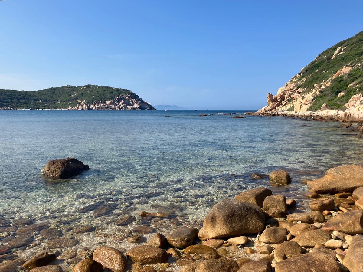 Mr_D_Baker's tweet photo. Vinh Hy - Vietnam 🇻🇳 
A few days out of the city  🏝️  🌊  🥾 ⛰️ 🧭 https://t.co/0Coyjzm2il