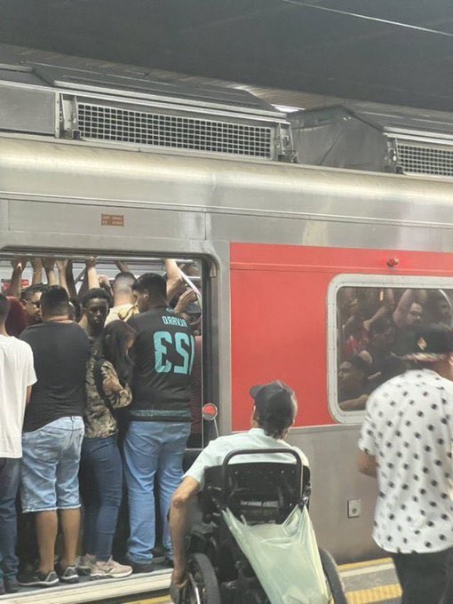 guiltyashit's tweet image. estou indo pra casa agora no meio do expediente porque fui demitido graças ao fandom de umas certas PR🅰️G4$ que conseguiram descobrir onde trabalho e me denunciaram, vou dar uma sumida daqui, amo vocês