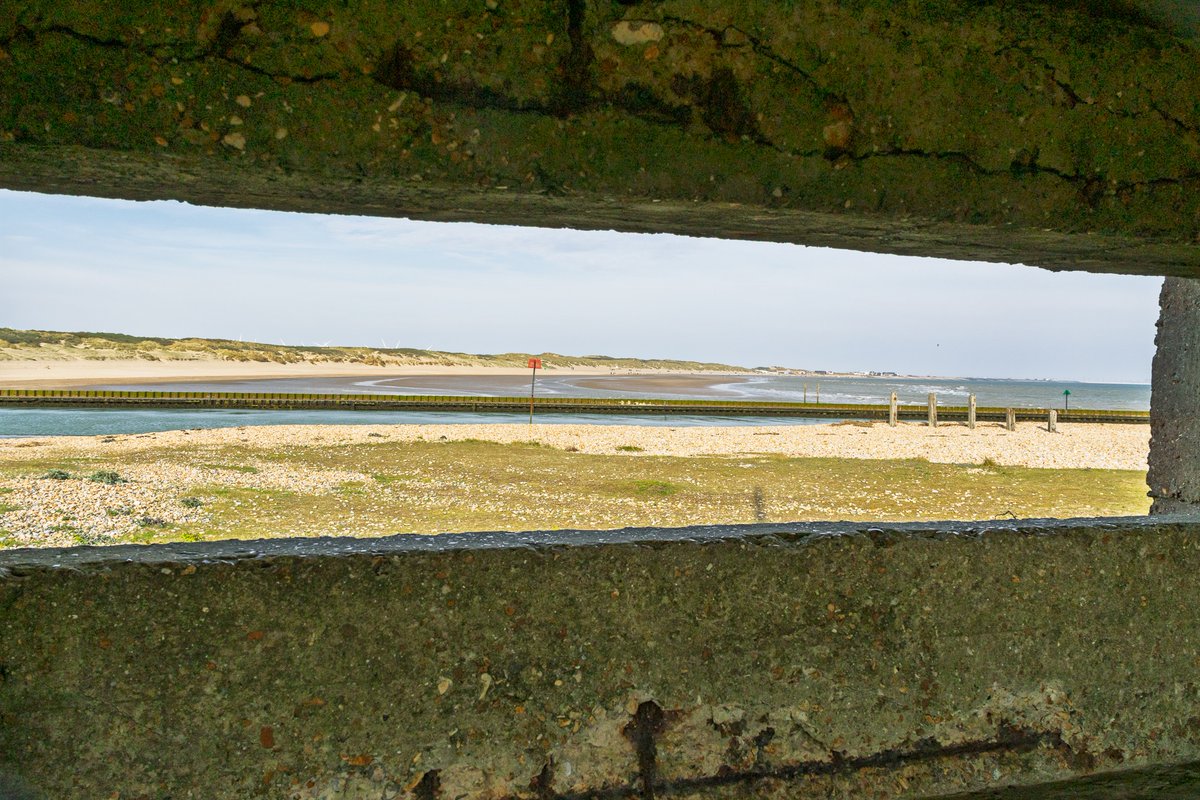 pmj_photos's tweet photo. Window on a different time. Looking out from a Second World War pillbox at Rye Harbour, East Sussex.
Concrete frame, coastal calm, and the quiet contrast of past and present.
#WindowsOnWednesday #RyeHarbour #SussexCoast #NatureReserve #WW2History #FramedView #ThePhotoHour https://t.co/wzL36G4FcF