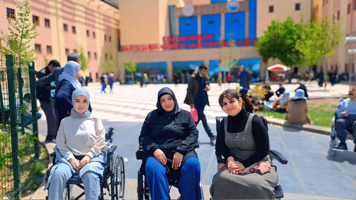 Lgmd Kas Hastalarının artık kaybedecek zamanları yok. Biir an önce tedavi olmaları lazım.  
<a href="/RTErdogan/">Recep Tayyip Erdoğan</a> <a href="/suayipbirinci/">Doç. Dr. Şuayıp Birinci</a> <a href="/drmemisoglu/">Prof. Dr. Kemal Memişoğlu</a> <a href="/saglikbakanligi/">T.C. Sağlık Bakanlığı</a>