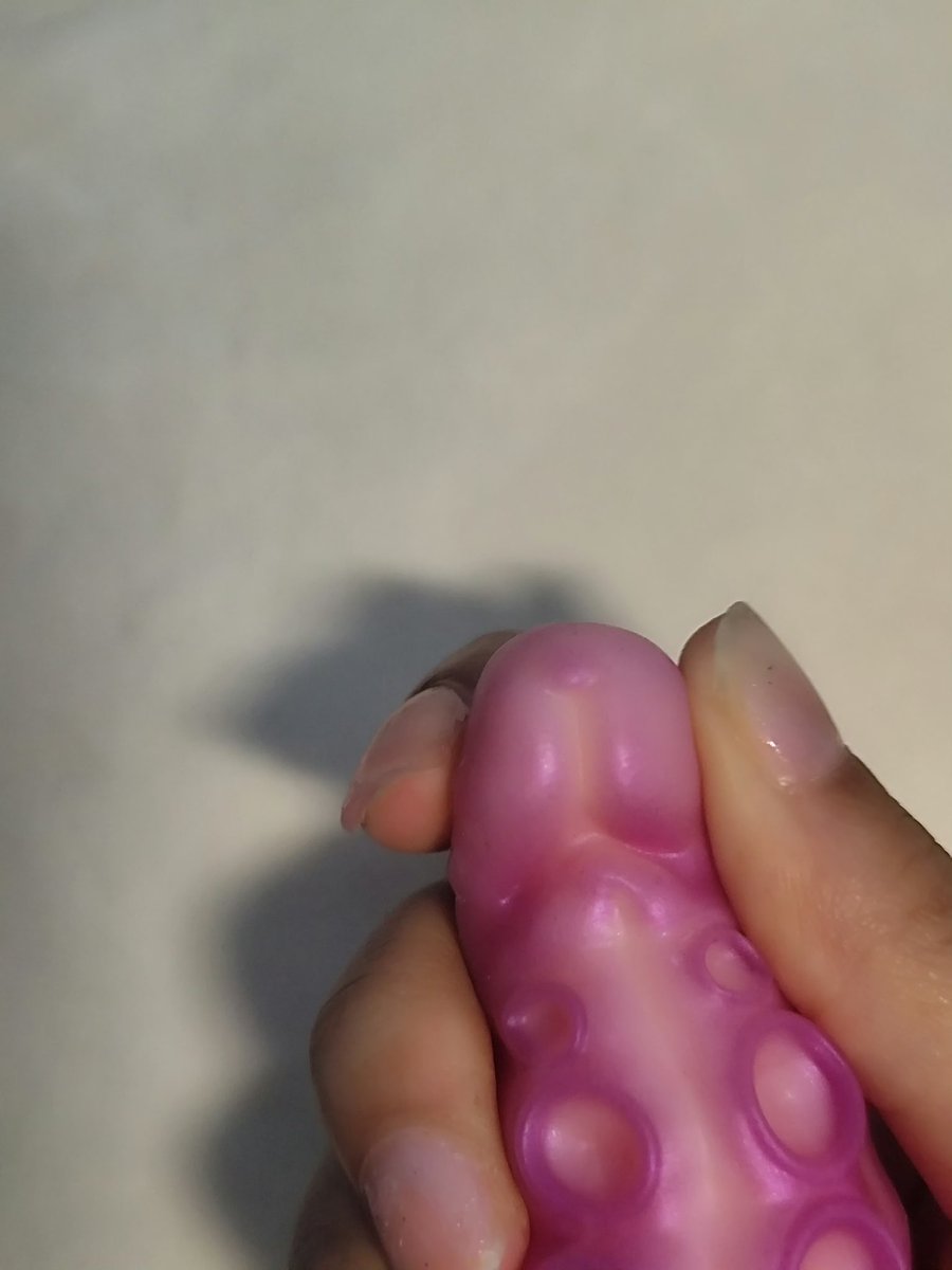 今晚直播玩这个你们来看吗？不要来我直播间乱说啊，一会被认出来了！！！！！我特么没脸出门了！！！！我可不想被大哥肏的叫“爸爸”的视频传出去！！！ https://t.co/XNQwTOlUFp
