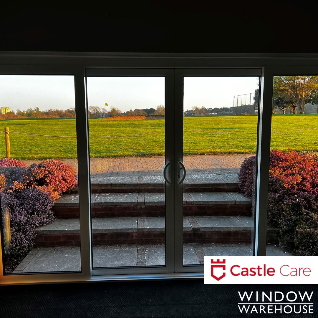A stunning aluminium patio installation by Kevin Bignall from Castle Care at Eastbourne Golf Club! ⛳️ 

#WindowWarehouse #CustomerInstallation #CastleCare #EastbourneGolfClub #PatioPerfection
