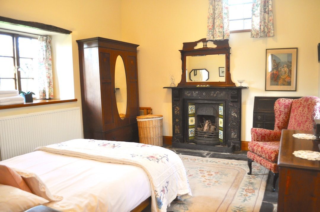 aroundaboutbrit's tweet image. Step back in time with a stay at The Creamery or The Stables at Plas Treforgan! Both cottages offer full access to the grounds, and cycle hire is available for exploring the scenic surroundings.

🏡 Self Catering
aroundaboutbritain.co.uk/ceredigion/1867

#PlasTreforgan #CountrySide #RusticCharm