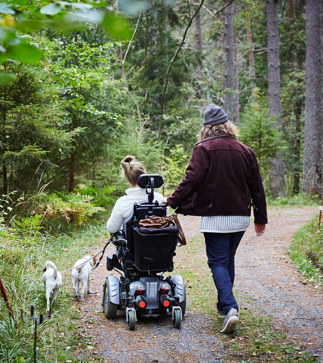 Kriminella missbrukar välfärden genom assistansersättningen. Fyra av tio brukare beräknas ha kontakt med personliga assistenter med koppling till, eller som är aktiva inom, organiserad brottslighet. Det visar ny rapport från 14 myndigheter. ➡️bit.ly/3EBoz3F #svpol