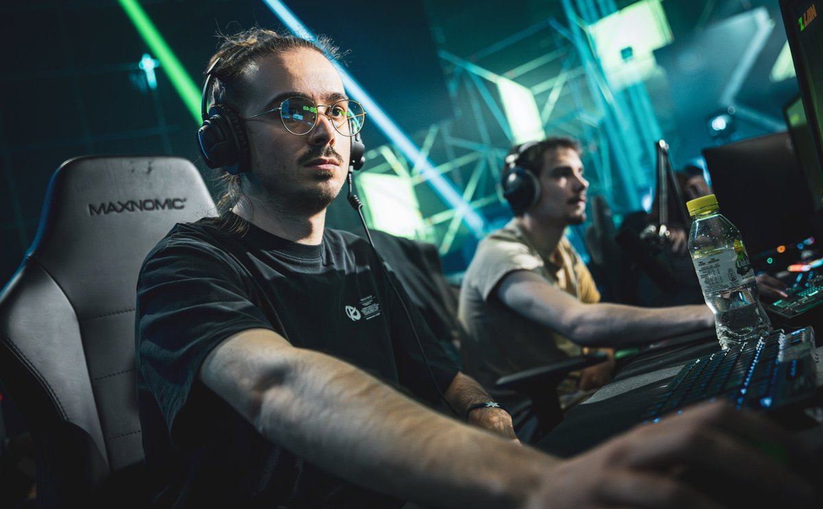 Fin de la ZLAN 2025 avec <a href="/TheGuill84/">Guill</a> 

On finit à la 5ème place sur 100 duos, à un fight de mini royale pour rentrer dans le top 4 et jouer devant vous.
Sur le moment j’étais vraiment pas bien, je savais depuis quelques heures que c’était l’année où pouvait le faire.

Donc j’ai