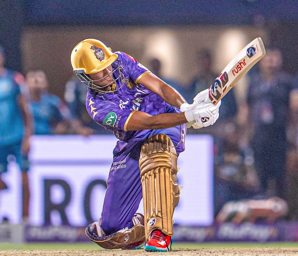 crickAnsh23's tweet photo. KKR क्यों अपने युवा सुपरस्टार्स को मौके नहीं देती..!!

शुभमन गिल ने अपने करियर की शुरुआत KKR से ही की थी, लेकिन उनको भी रिलीज कर दिया,

फिर रिंकू सिंह को उनकी प्राइम फॉर्म में भी नंबर 6, 7 पर बल्लेबाजी कराई गई,

और अब अंगकृष रघुवंशी को कल नंबर 9 पर बल्लेबाजी करने के लिए भेजा..!!! https://t.co/1hQArDFqlQ