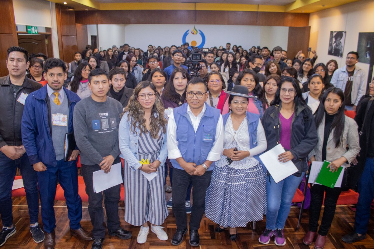 DPBoliviaOf's tweet photo. 📄|| MÁS DE DOS MIL DEFENSORES VOLUNTARIOS SELLAN COMPROMISO PARA PROMOVER DERECHOS HUMANOS
Nota completa en 👇
🔗https://t.co/JCvW95FKEY
#VoluntadQueTransforma
#DefensoresVoluntarios
#TodasYTodosSomosDefensoresDelPueblo
#DefensoríaDelPuebloDeBolivia https://t.co/u48S31GLG7