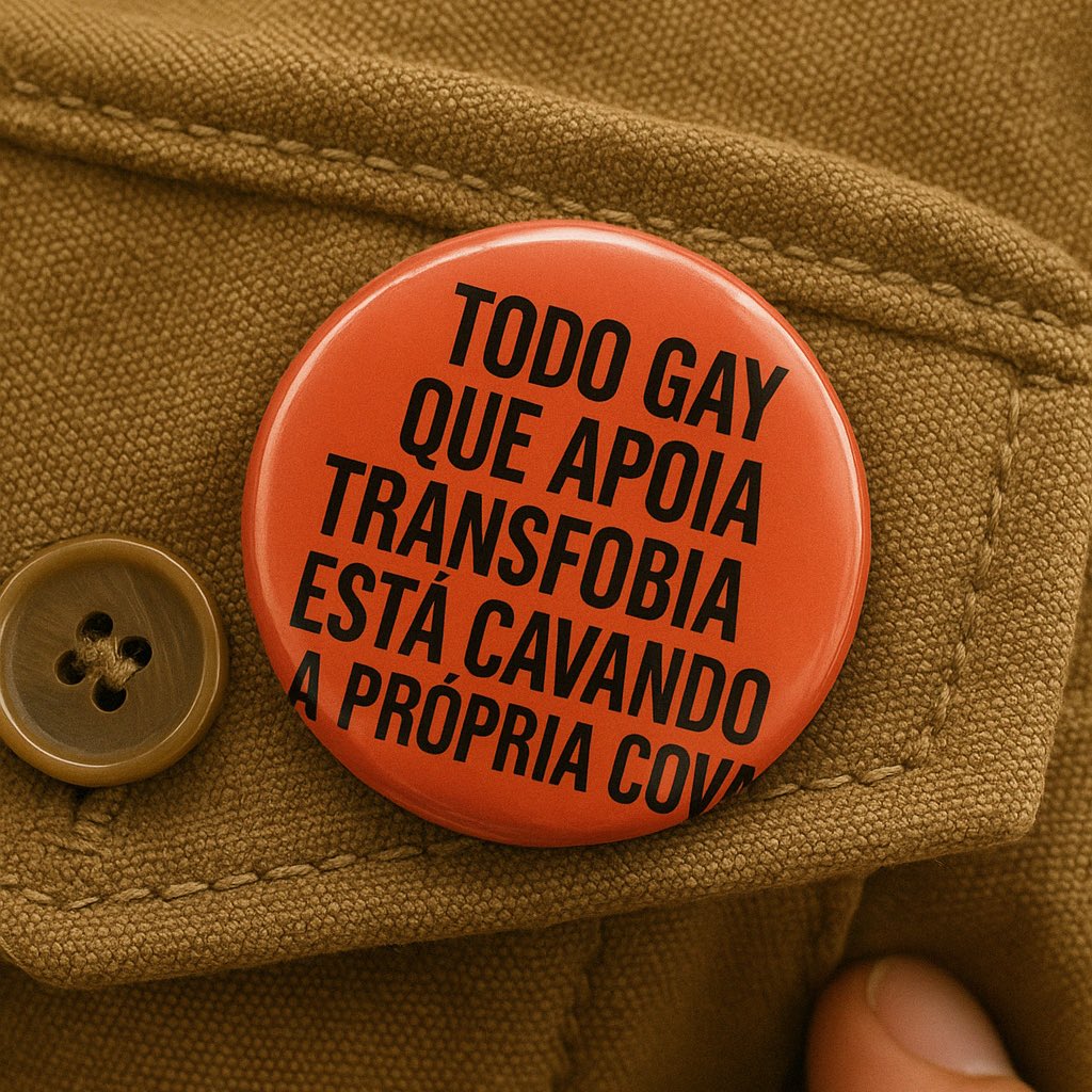 chrisgonzatti's tweet photo. Todo gay que apoia transfobia está cavando a própria cova https://t.co/BjEvuXDIwJ