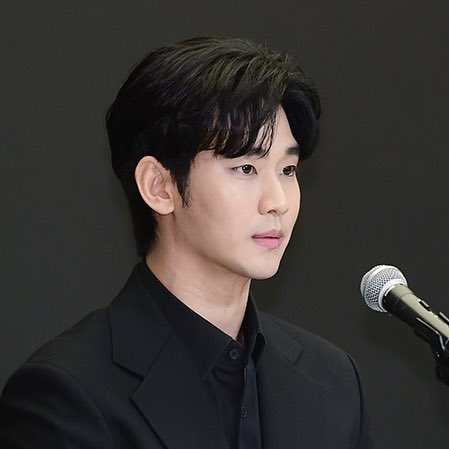 kshsimp's tweet photo. This is the last time I see you! Hope you are doing well,we fans will wait for you!

#KimSoohyun SILENT BUT SHATTERING
#SoohyunSpokeInSilence https://t.co/YzUxVcOJM0