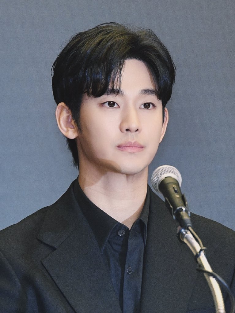 kshsimp's tweet photo. This is the last time I see you! Hope you are doing well,we fans will wait for you!

#KimSoohyun SILENT BUT SHATTERING
#SoohyunSpokeInSilence https://t.co/YzUxVcOJM0