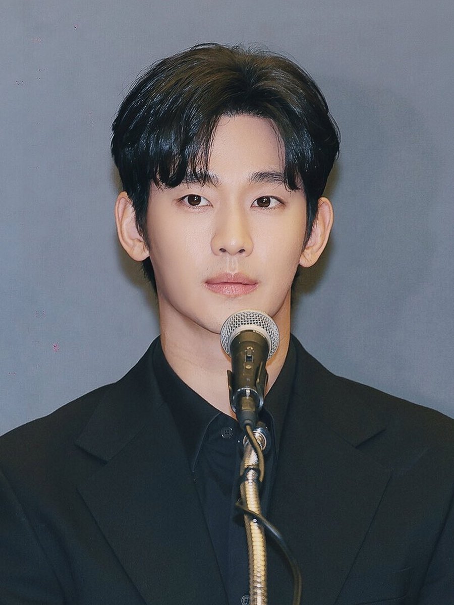 kshsimp's tweet photo. This is the last time I see you! Hope you are doing well,we fans will wait for you!

#KimSoohyun SILENT BUT SHATTERING
#SoohyunSpokeInSilence https://t.co/YzUxVcOJM0