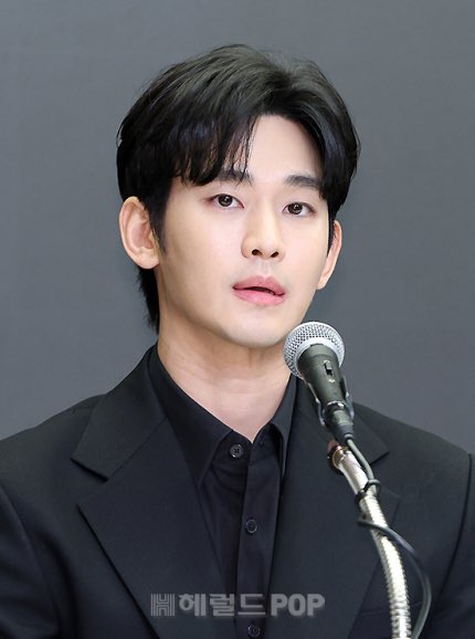 kshsimp's tweet photo. This is the last time I see you! Hope you are doing well,we fans will wait for you!

#KimSoohyun SILENT BUT SHATTERING
#SoohyunSpokeInSilence https://t.co/YzUxVcOJM0
