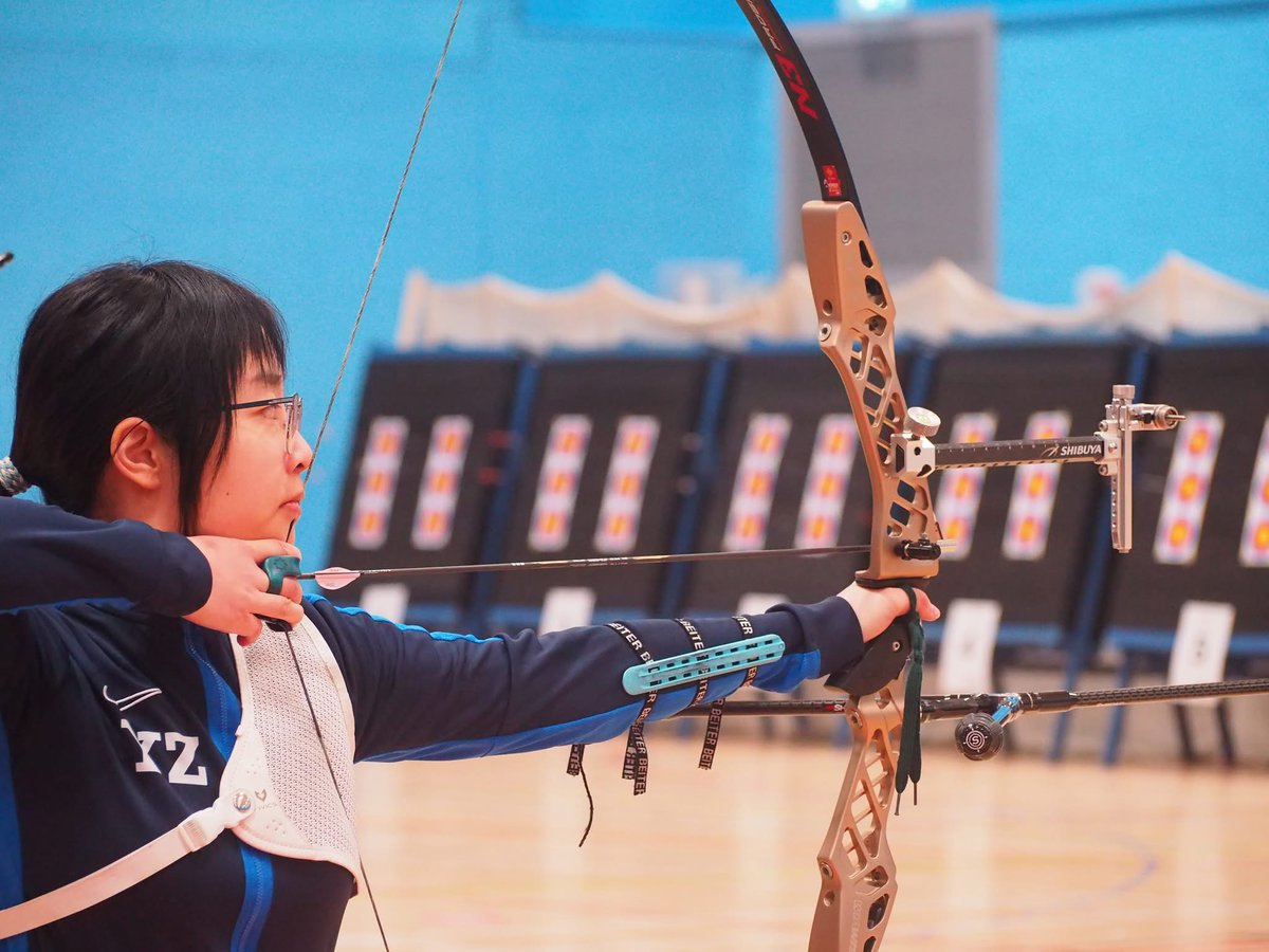 Congratulations to #RhodesScholar Yanyijie Zhou, whose team won the Women's Team Gold Medal at the BUCS Indoor Archery Final last month! It's the first ever Women's Team Gold in Oxford's history at this event 🥇