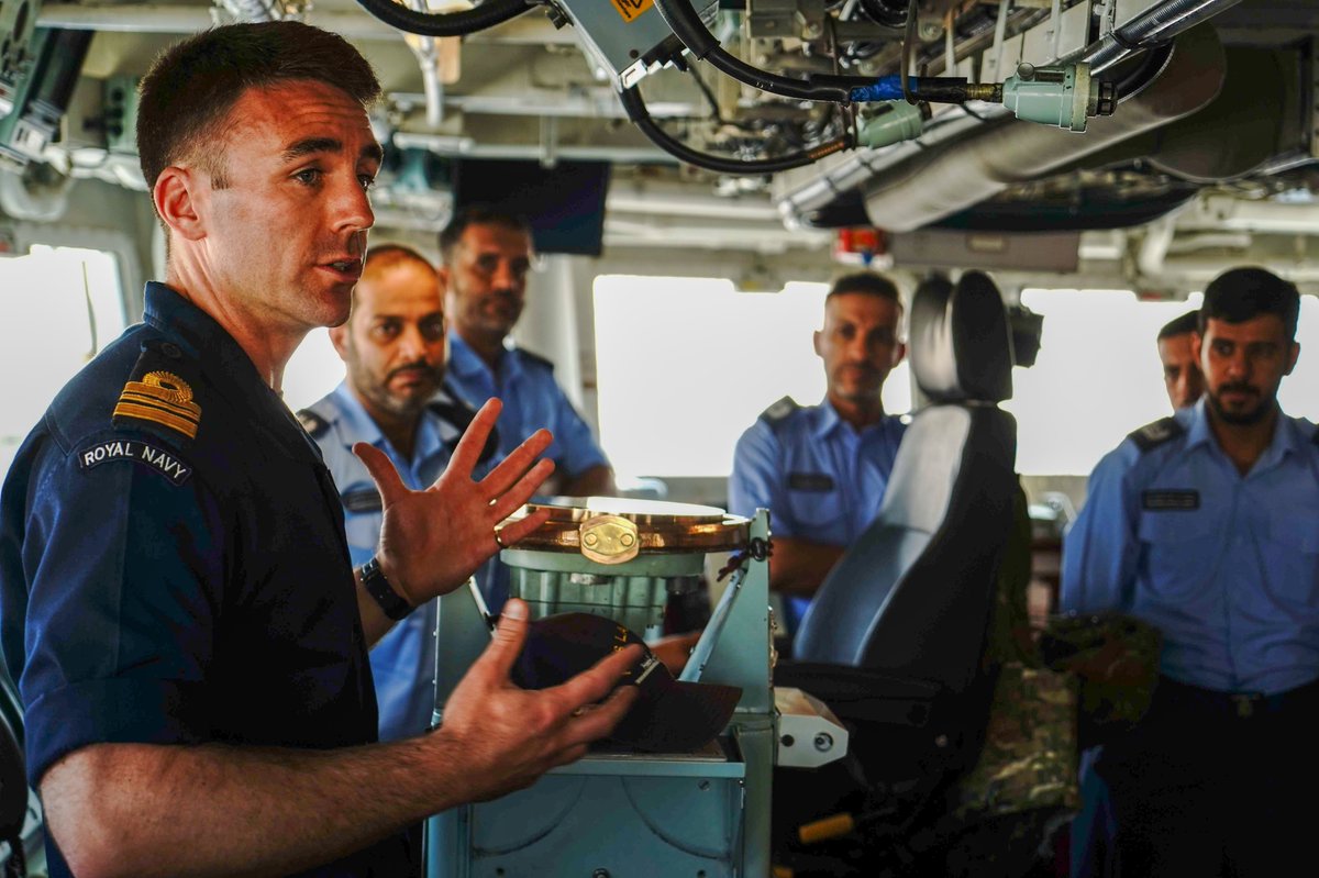 HMSLANCASTER's tweet image. Continuing the great partnership between two great allies 🇴🇲🇬🇧
We welcomed the Royal Navy of Oman Operational Sea Training team to HMS Lancaster, providing an insight into RN operations and operating methods in the Gulf Region.
@RoyalNavy @UKinOman #ForwardDeployedT23