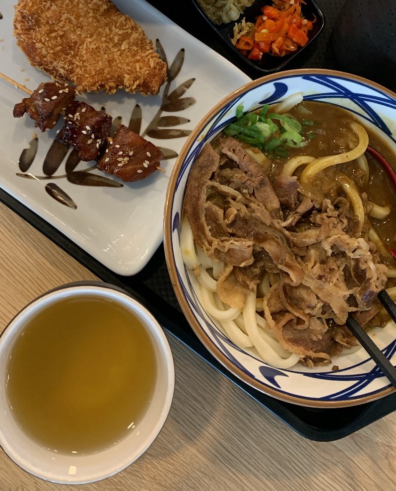 pergi sendiri makan udon ps kita lg brantakan itu juga trmasuk brtahan hidup.