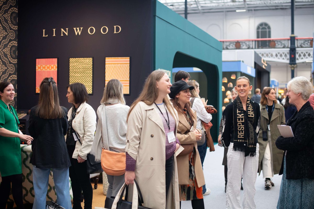 Decorex_Intl's tweet photo. 🌸 Spring into fabric season! Soft shades, playful prints, and feel-good textures are stealing the spotlight this spring — and we’re here for every woven moment.
Get inspired by returning favourites and discover the textures shaping 2025 interiors.
#Decorex #FabricTrends https://t.co/8N4G0DD8ta