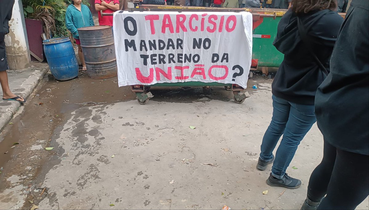 kasainvisivel's tweet photo. Governo fascista de Tarcísio prepara ação de despejo da Favela do Moinho, última do centro de SP.

Todo apoio e mobilização são necessários!

#moinhoresiste #despejozero https://t.co/XaJzNifC4X