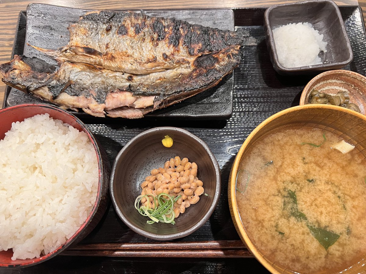 【4毒抜き】

今日のランチ
しんぱち食堂さんにて

しんぱち食堂は4毒抜きには救いの店である。

もっと展開してほしい

幸い職場から近くて助かっている

今日は自転車で通勤した事もありご飯は最初大盛り、さらにおかわりをしてちょうど良いボリューム

#4毒抜き 
#四毒抜き
#しんぱち食堂