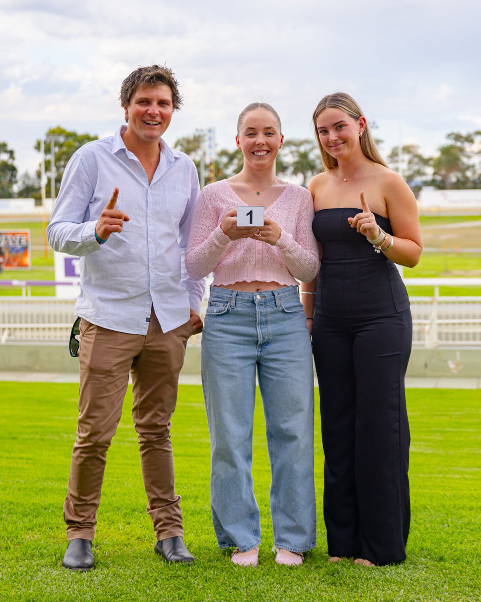 ☝️☝️☝️☝️ O N E ☝️☝️☝️☝️

Otis will start the $1.25M The Nullarbor from pole position giving us and connections every tactical option available!

We will draw our competition winner tomorrow, stay tuned to our Facebook!
 
📸: <a href="/Pacepix_AU/">PACEPIX</a> 

 #TheNullarborSlotRace <a href="/GloucesterPark/">Gloucester Park</a>