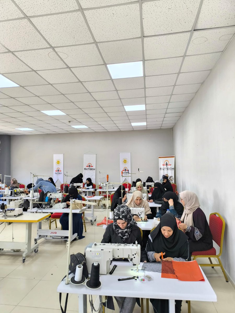 SUTGEM63's tweet photo. İHKİB Eğitim Vakfı ve @sanliurfatso İş birliği ile yürütülen Hazır Giyim Tekstil Düz Dikiş, Overlok, Ütü Teknikleri Yeni Dönem  Eğitimlerimiz başlamıştır.

@mdoganyetim  @serhatkrd  @ahmetbuluttr https://t.co/yh5TFWkvvL