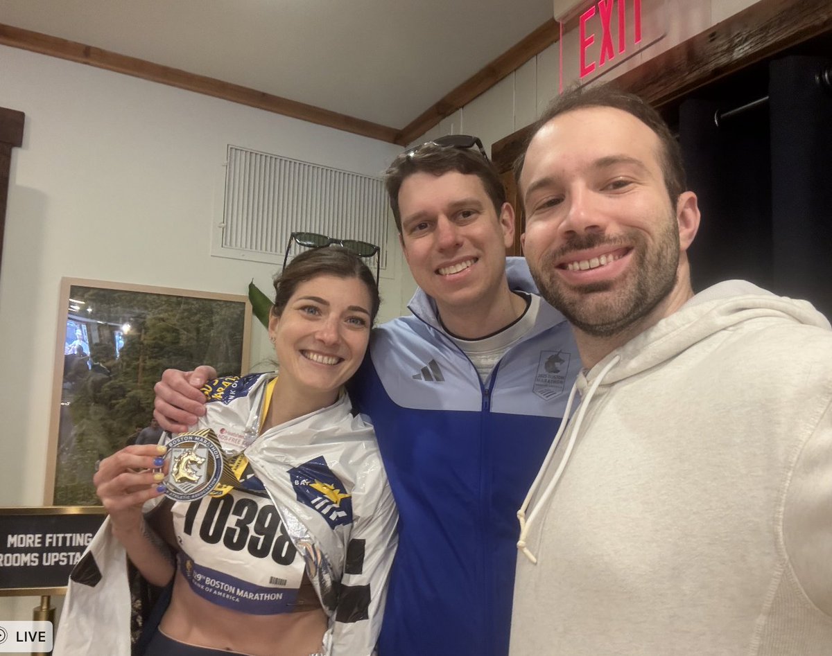 StephCohenMD's tweet image. 7 weeks between Tokyo and Boston
(as someone entirely self-coached who runs by feel and isn't an expert in anything):
-2 weeks sick, SOB at rest
-60 mile week, 17 mile LR
-75 mile week, 20 mile LR (A LOT of moonlighting)
-63 mile week, 22 mile LR
-2 week Taper