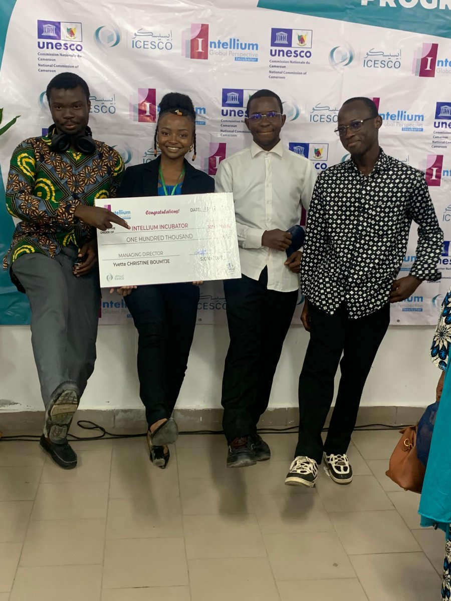 🎉 1ère place au National Pitch Fest pour l’équipe #MATT, formée par 5 étudiants de l’<a href="/ucac_icam/">ucac_icam</a> !
Ils représenteront le Cameroun à l’international dans le cadre du #A_HUB_Accelerator Program 🌍
Bravo à Daniel, Gregory, Alain-Régis, Jérémy, Loïc et Félicia 👏