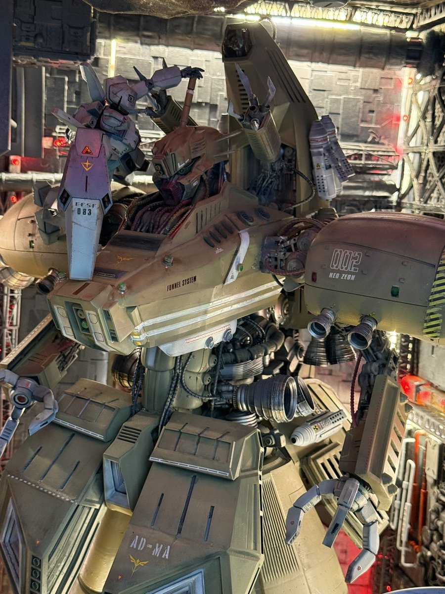 PAN31876897's tweet photo. 70%製作完了です。ビクビクしながらセットして具合みてますw
なんせデカいんで苦労してます。
　タイトルは「if」です。まだまだこれからが正念場〜
 #アルパアジールジオラマ製作記 https://t.co/EZqmH4C1w9