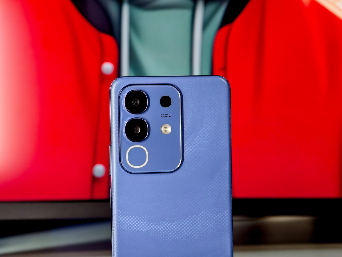 stufflistings's tweet image. Q4. Which processor powers the iQOO Z10x?
A. Dimensity 7300 4nm Processor
B. Dimensity 6100 5nm Processor
#winiQOOZ10x #iQOOZ10xgiveaway #FullyLoaded