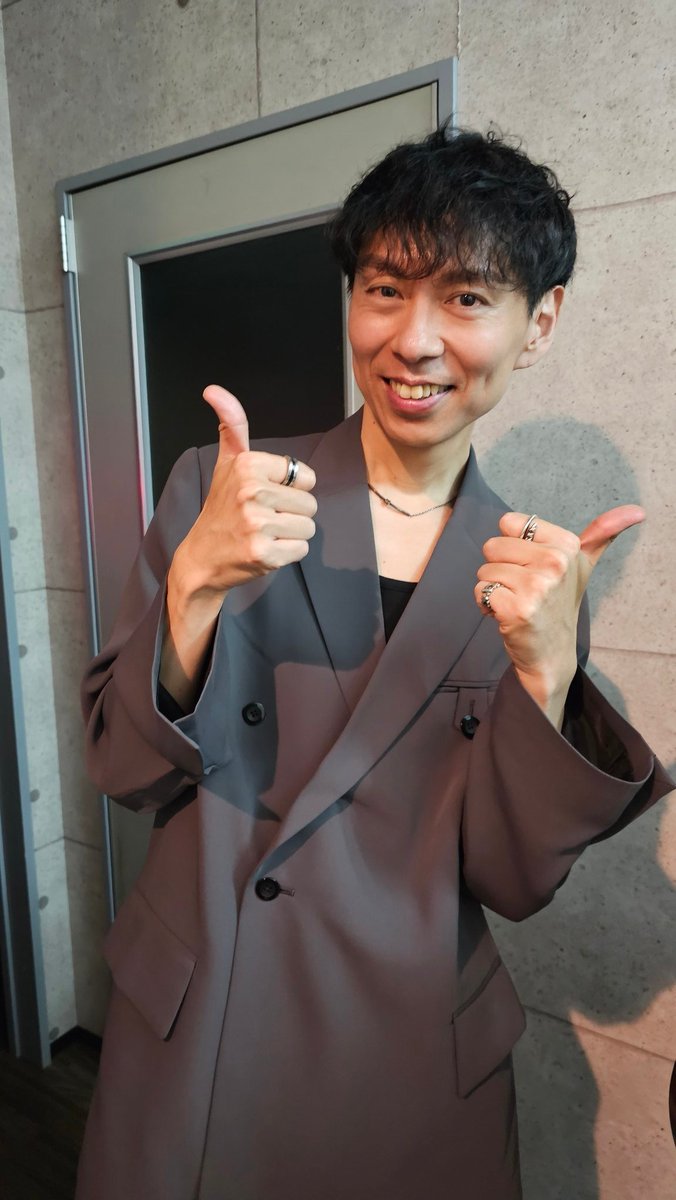 TfVEreFGkjPLg1J's tweet photo. 4/18 LASTFIRST
4/18~4/20岩手ツアー
#YOUSUKE
#OSA
#ガッキー
素敵な歌声ありがとうございました🙇♀️感動しました✨✨
6月もお待ちしております🤗 https://t.co/sRUD0OS78U