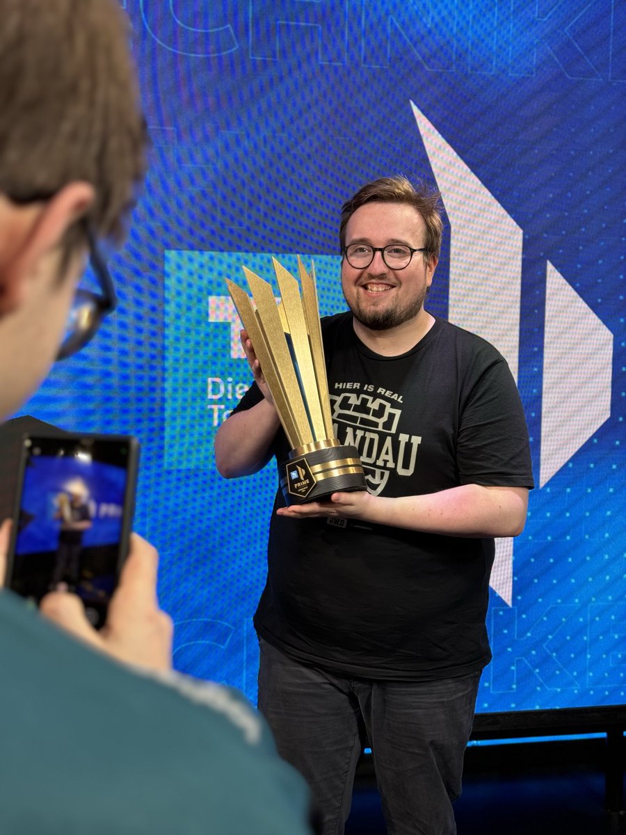 Fabian Mallant (@sheepylol) on Twitter photo HOLT EUCH DIE LETZTEN TICKETS
Am 25ten spielen wir gegen <a href="/EinSpandau/">Eintracht Spandau</a> im hamburger Xperion direkt am HH Hbf!
Kommt gerne vorbei, ich freu mich auf euch!
Tickets: eintrachtspandau.ticket.io/srh7ahsl/ HOLT EUCH DIE LETZTEN TICKETS
Am 25ten spielen wir gegen <a href="/EinSpandau/">Eintracht Spandau</a> im hamburger Xperion direkt am HH Hbf!
Kommt gerne vorbei, ich freu mich auf euch!
Tickets: eintrachtspandau.ticket.io/srh7ahsl/