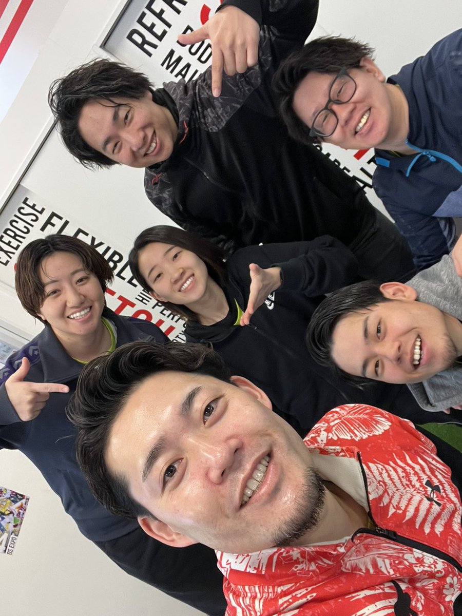 キャリアリクルーターの岸田です🌸
知り合い・友達に
・ストレッチ興味がある。
・運動、接客が好き
等に興味がある方は是非会社で
『会社説明会』『店舗見学』がある事を教えてほしいです🌸

今月も新しく紹介がありました♪
是非連絡待ってます。
#リファラル採用
#新しい仲間
#ドクターストレッチ