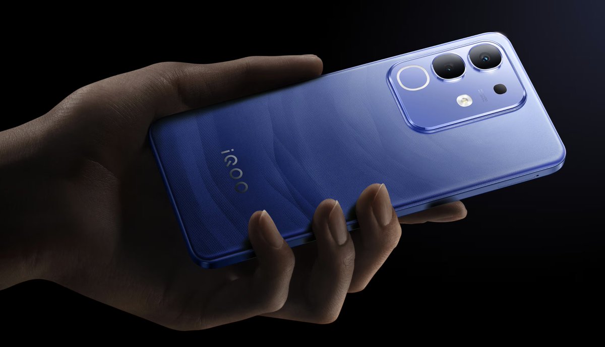 stufflistings's tweet image. Q8. Which Android version does the iQOO Z10x run on?
A. FunTouchOS 12
B. FunTouchOS 15
#winiQOOZ10x #iQOOZ10xgiveaway #FullyLoaded