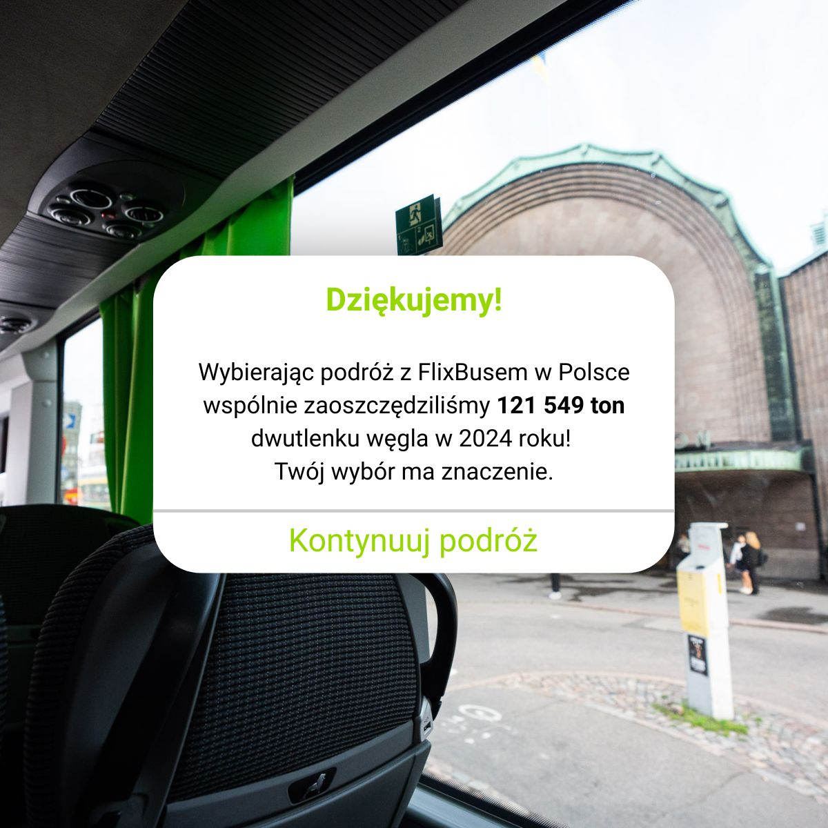 FlixBus_PL's tweet image. Podróżuj z FlixBusem: mniej CO₂, więcej świata🌍
W Polsce nasi pasażerowie zaoszczędzili 121 594 ton CO₂

🚍 FlixBus w Europie emituje 27,8g CO₂/pkm - to ponad 5 razy mniej niż samochód!

Mały wybór. Wielka różnica. 
460 miejsc w 23 krajach bezpośrednio z Polski.
#DzienZiemi