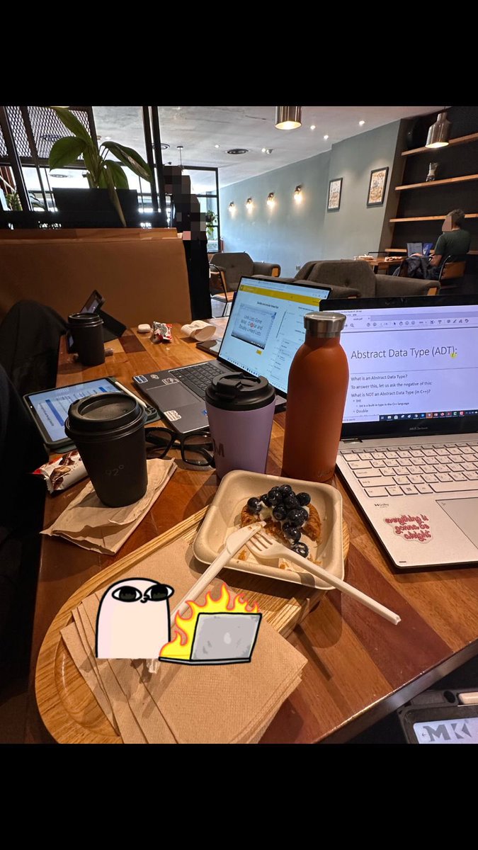 Loly𝜗𝜚 tweet media