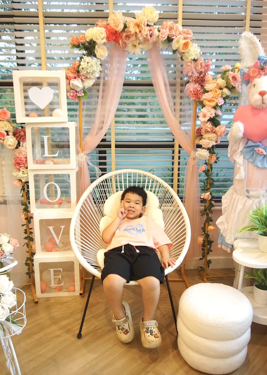 Au_I's tweet photo. นานๆ ทีได้ไปคาเฟ่😁 https://t.co/yrZXMRYFn0
