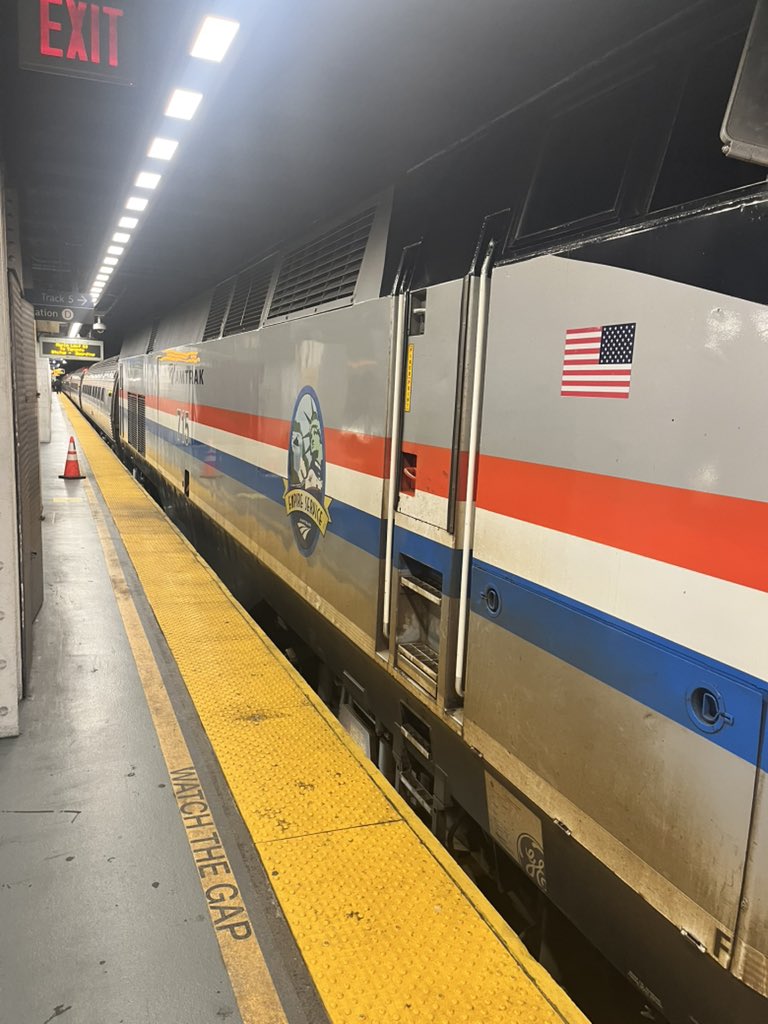 Lewis Goodall tweet media