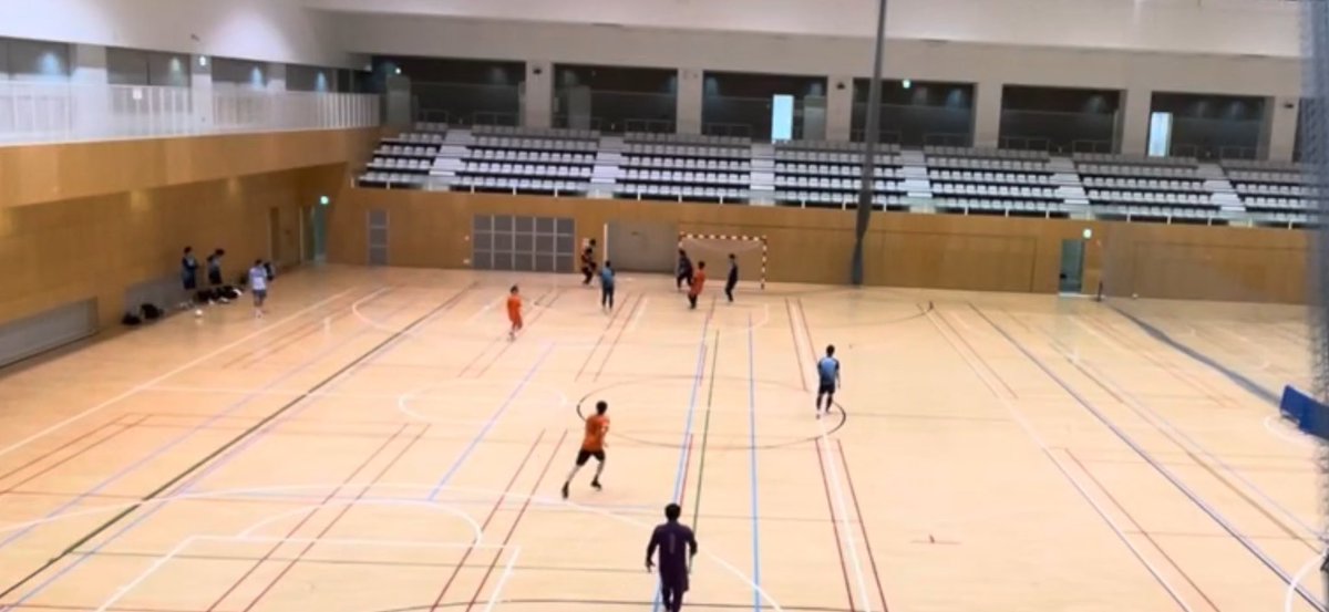 【2025.04.15 TRM】
vsPORTENO 4-4△ 
人が集まりづらい中で、先に失点しつつも最終的に追いつけたのは良かったと思います。
ただ課題も見えたので、リーグ戦までに修正していきましょう！
ありがとうございました！
_
#東京フットサル
#東京都フットサル4部リーグ 
#フットサルメンバー募集中