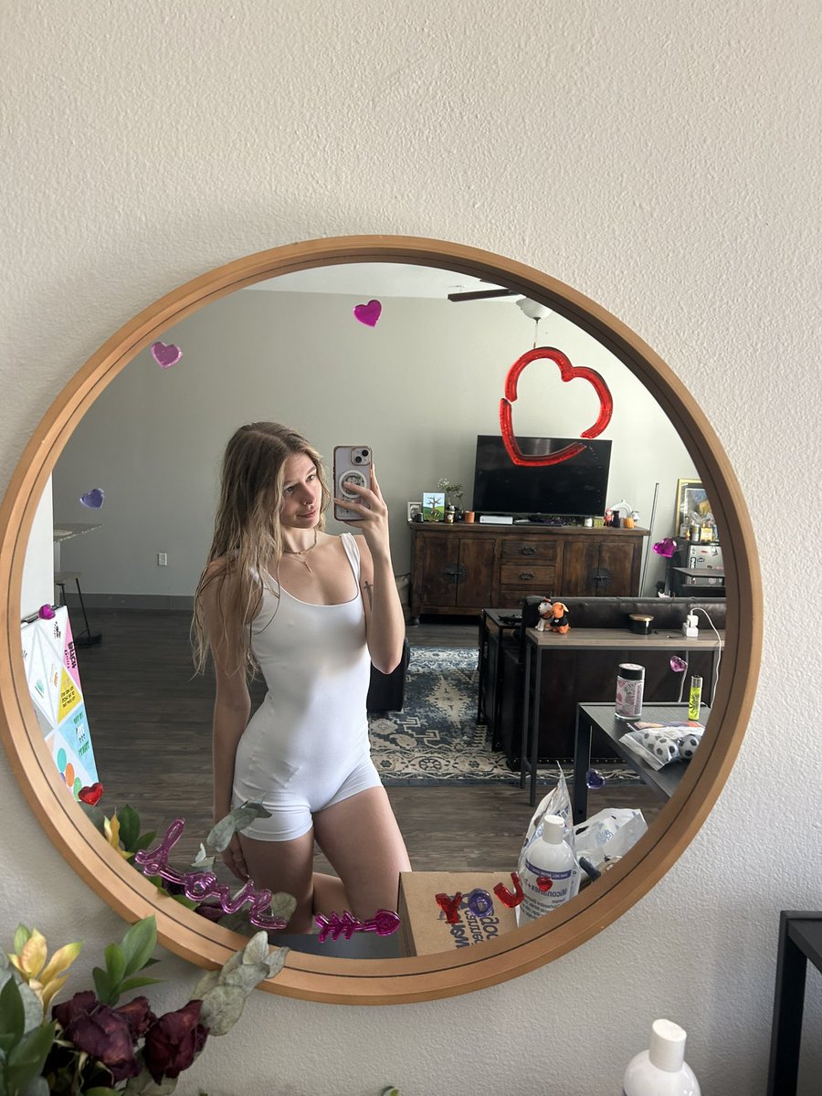 Day 8 of the subathon started with you guys adding 23 hours to the timer 😭🤍

you guys are amazing