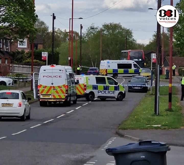 B31Voices's tweet photo. Incident on Boleyn Road (Devon Road / Jubilee Road junctions) #Frankley- Police Taped Off Road – Avoid.
-
#SWBrumTRAVEL
#Birmingham
#BirminghamUK
#B31Voices #BVoices https://t.co/vaP1UFTTre