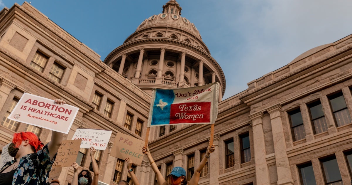 A harmful bill in Texas would criminalize transporting youth younger than 18, or funding their transportation, out of state to access abortion without written parental consent.

Access to abortion is a human right. Texas lawmakers should reject this bill. trib.al/rn1o58l