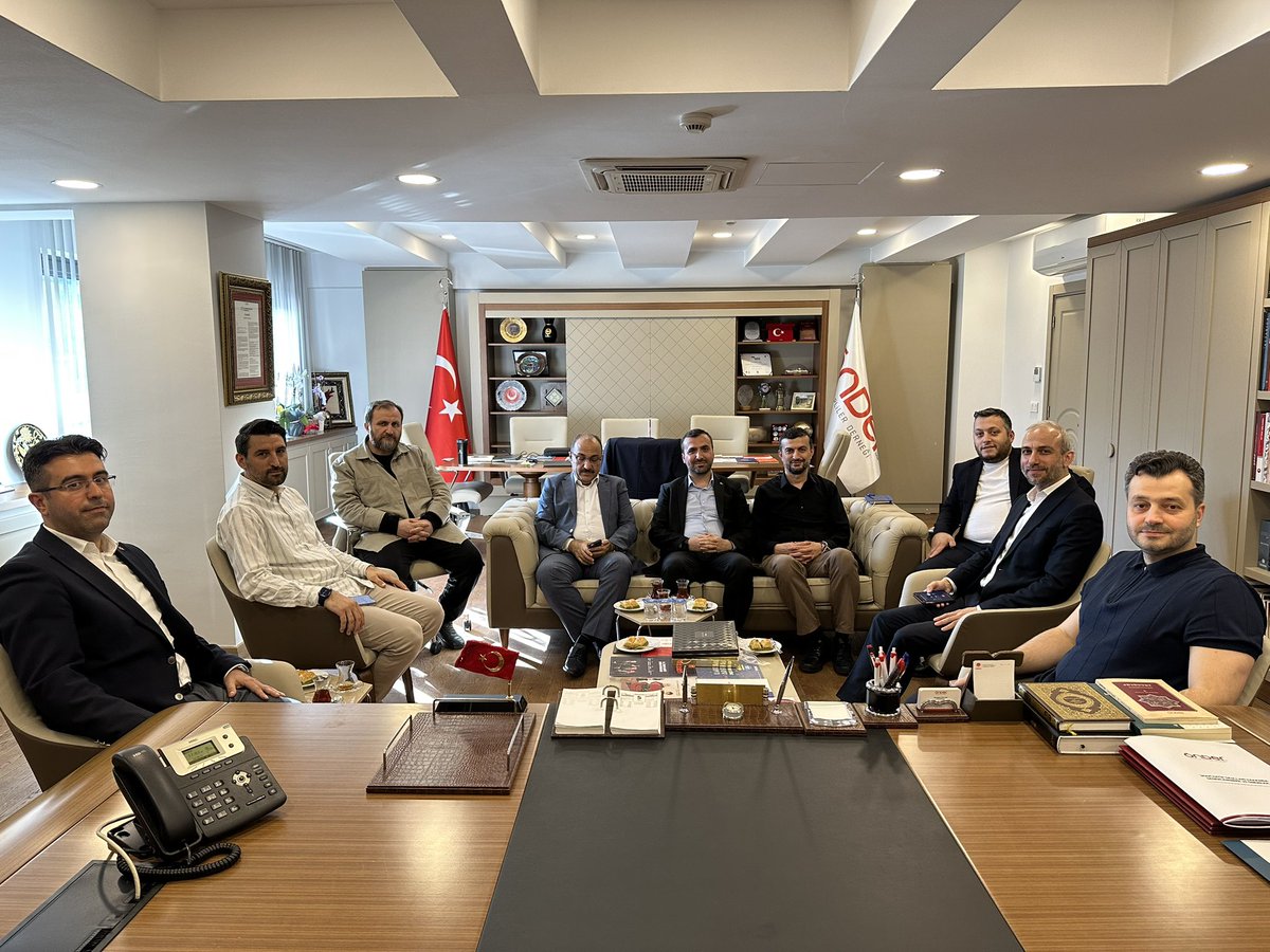 🔹Genel Başkanımız Abdullah Ceylan, İstanbul Çevre, Şehircilik ve İklim Değişikliği İl Müdür Yardımcısı Mehmet Sabri Kaplan’ı derneğimizde misafir etti.