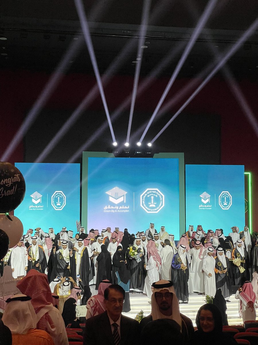 مرتبة الشرف الأولى 
ماشاءالله تبارك الرحمن 🤍