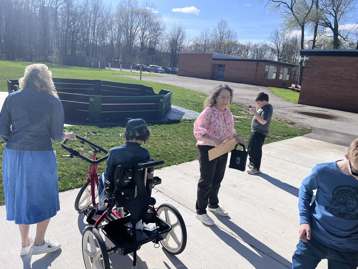 Earth Day Scavenger Hunt 🌍 #Keepitclean #keepitgreen #NordoniaRocks <a href="/NordoniaSchools/">Nordonia Schools</a> <a href="/LEelementary/">Lee Eaton Intermediate Knights</a>