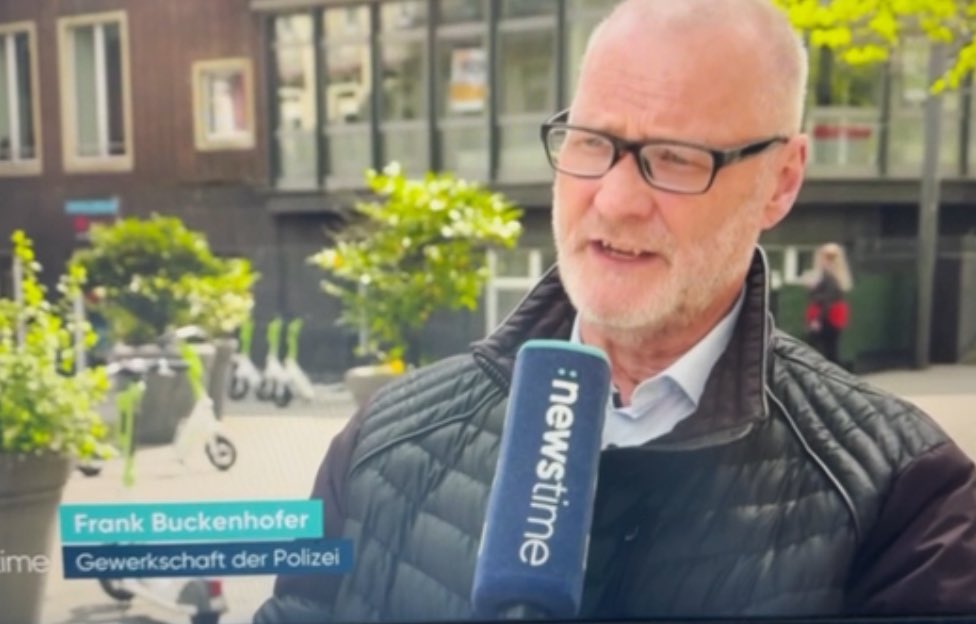 Zur aktuellen Debatte zur Kokainschwemme macht die GdP deutlich, dass sie von der neuen Bundesregierung fordert, dass der neue Chef im <a href="/BMF_Bund/">Bundesministerium der Finanzen</a> im Kampf gegen Schmuggel eben auch Polizeiminister ist. Er muss den Zoll als Zollpolizei im Kampf gegen Schmuggel und OK stärken. <a href="/sat1/">SAT.1</a>