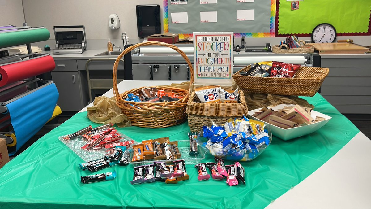 Nice surprise today <a href="/Rockin_Rhinos/">Rylander Elementary</a> 
Thanks Admin💗🥳 #RREGoViral