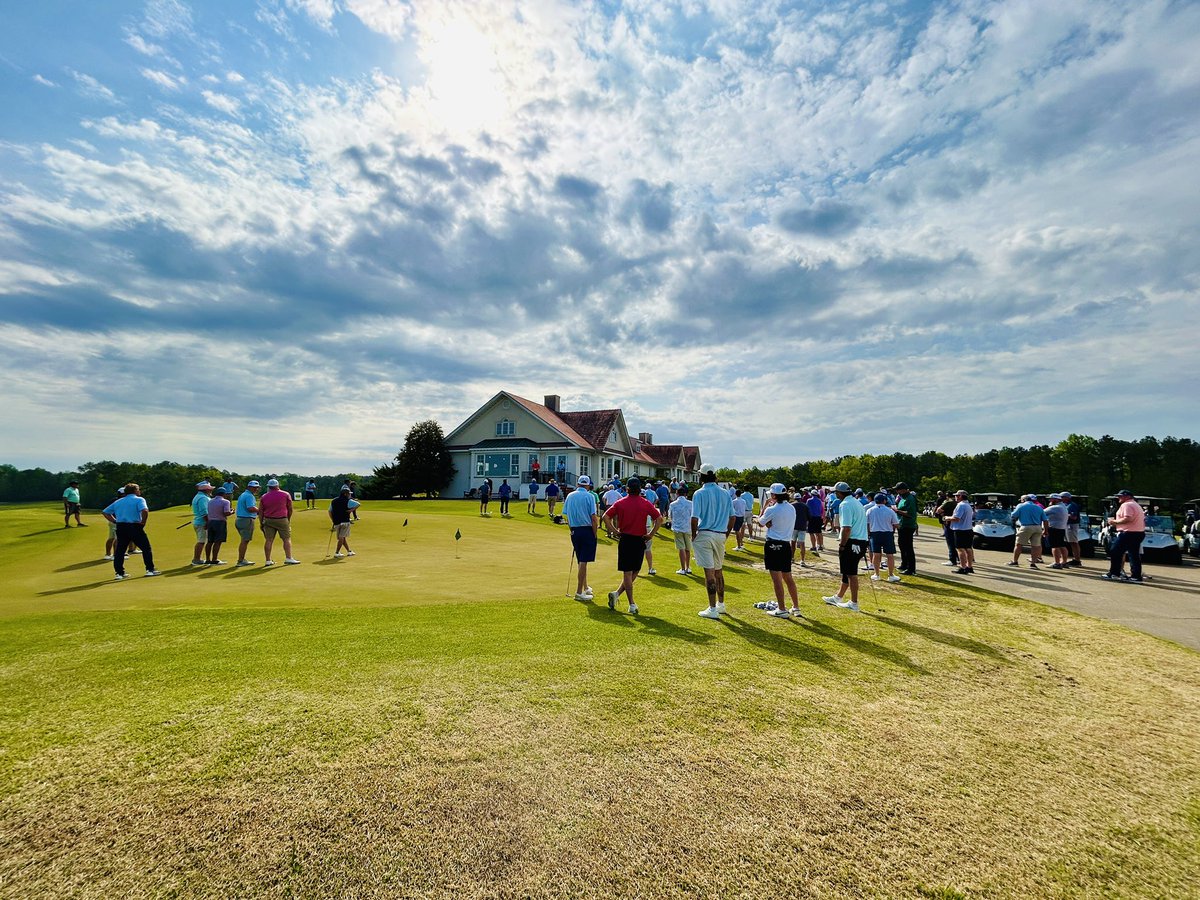 Having fun supporting the 10th Annual ODGCSA Scholarship Tournament at Royal New Kent Golf Club as the title sponsor!⛳️

We’re posted up on the first hole letting everyone know it’s a ‘Big Dill’🥒 that we’re celebrating 20 years in business🌱

#golf #tournament #sponsor #spring