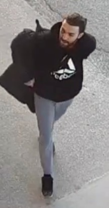 TorontoPolice's tweet image. News Release - Suspect Wanted in Assault Investigation, Danforth Avenue and Victoria Park Avenue area, Images Released
tps.to/62629