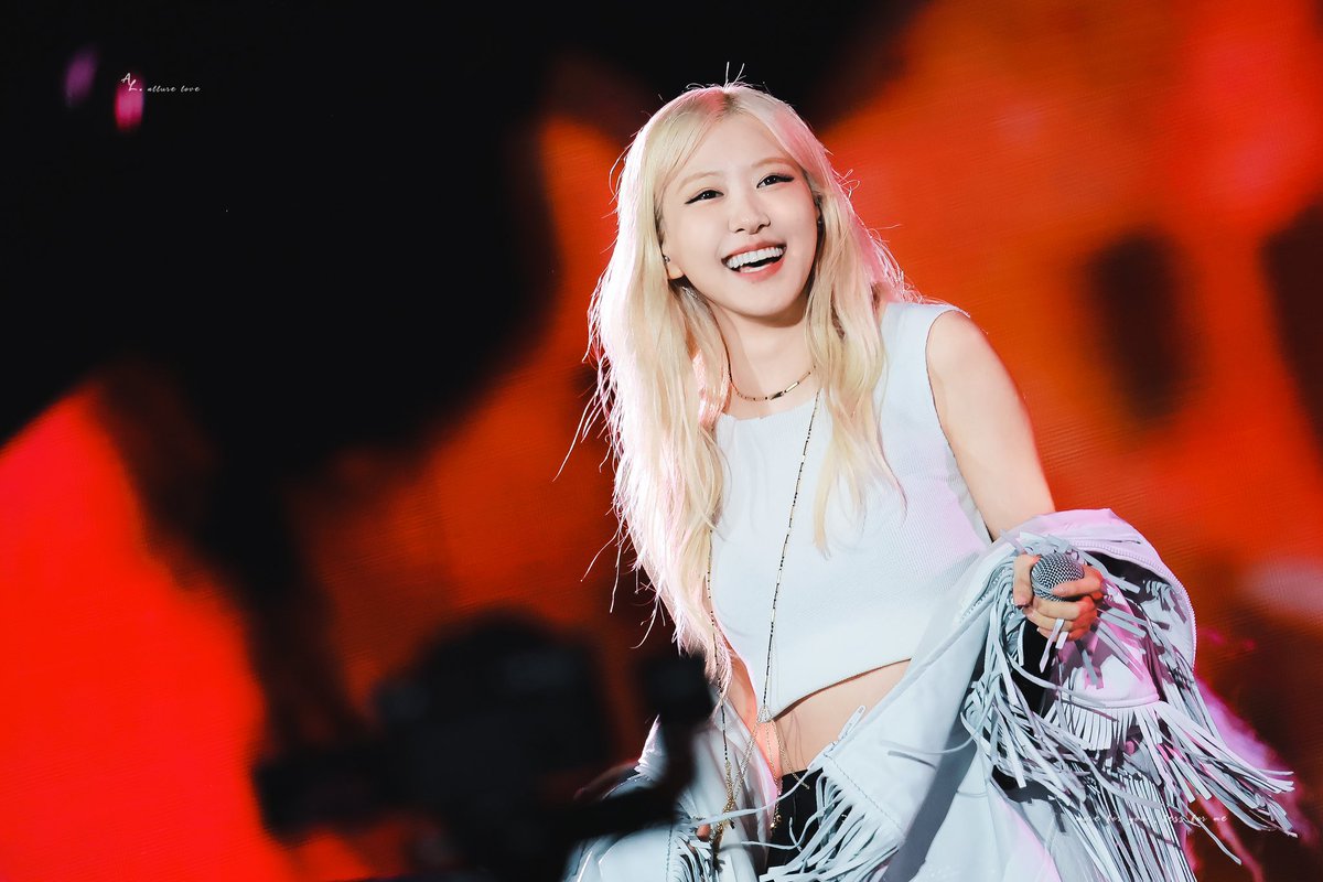 allurelove_rose's tweet image. 250422 #ROSÉxCOLDPLAY 

#블랙핑크 #로제 
#BLACKPINK #ROSÉ 
@numberoneHQ