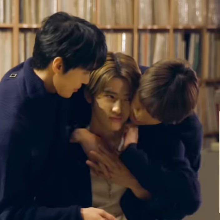 어우미친
세계제일가는미인이면서 여시이면서 고양이면서 남자들사랑독차지하는